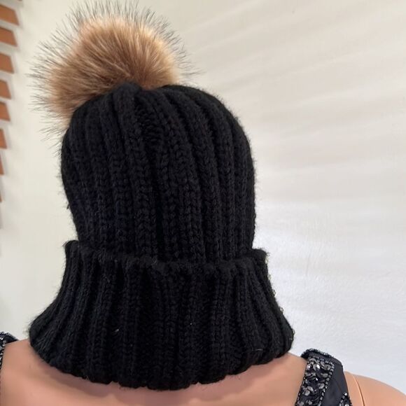 BEENIE HAT - Picture 2 of 3